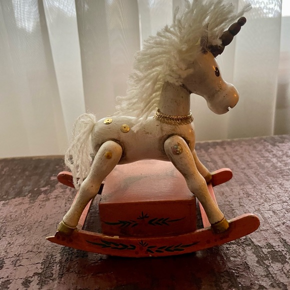 Rare Find, Vintage 1981 Enesco Wooden Rocking Horse Unicorn Wind Up Music Box - Picture 2 of 6
